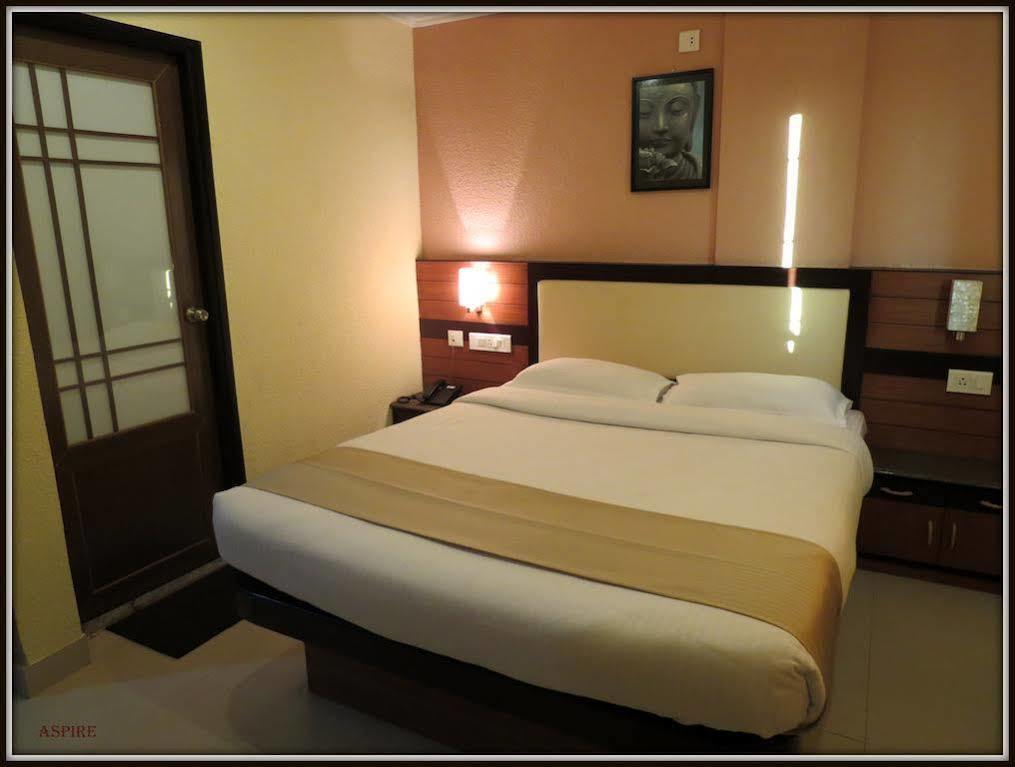 Moments Hotel Kolkata Luaran gambar